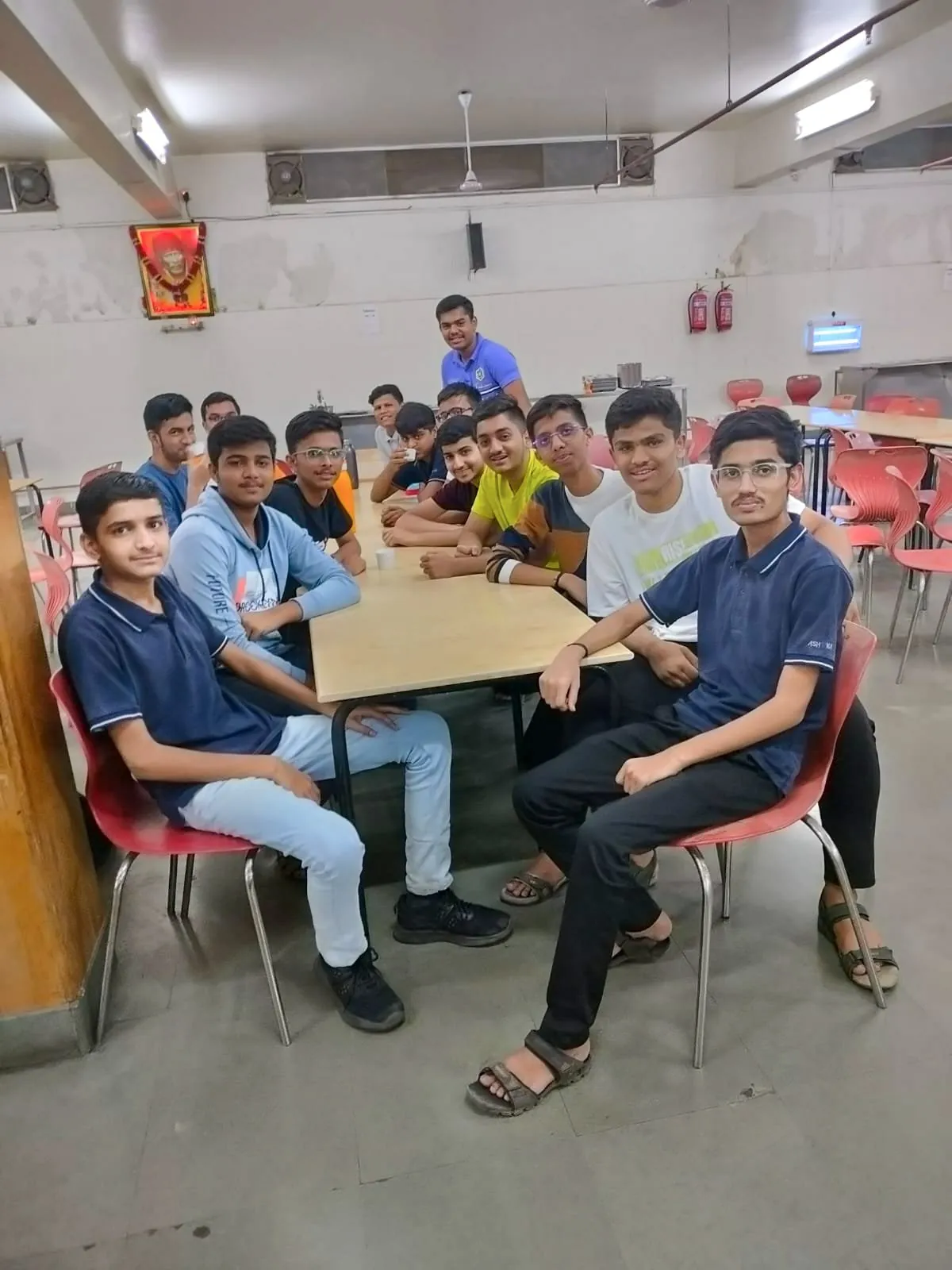 Students at lunch in the IIT Medico Guide mess
